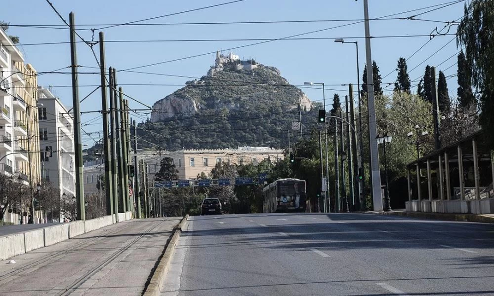 Η άδεια Αθήνα από ψηλά! Δείτε εικόνες από drone